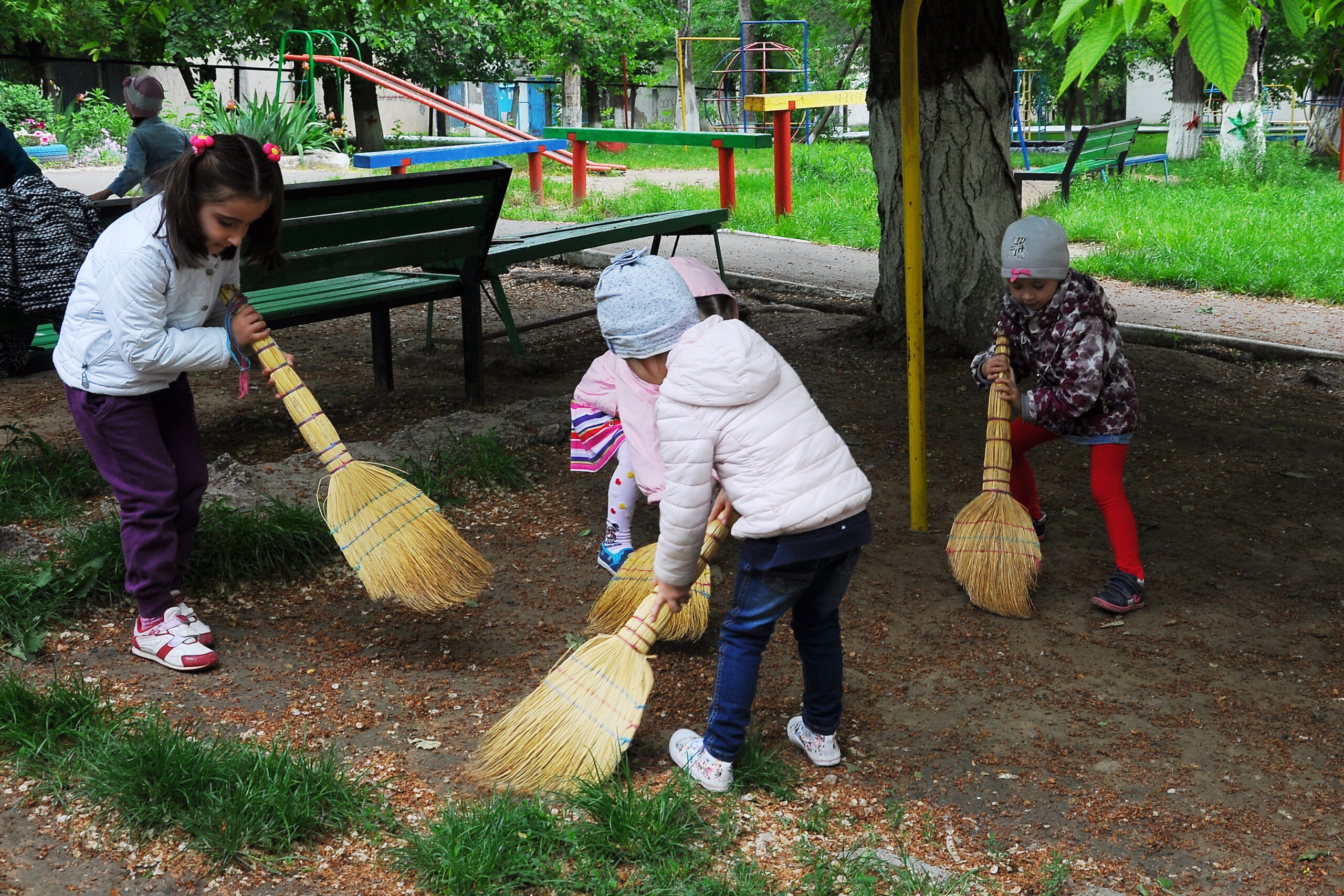 ÎNDRUMAR PENTRU PĂRINȚI! Respectați măsurile de precauție anti COVID-19 pentru a trăi liniștit și sănătos!